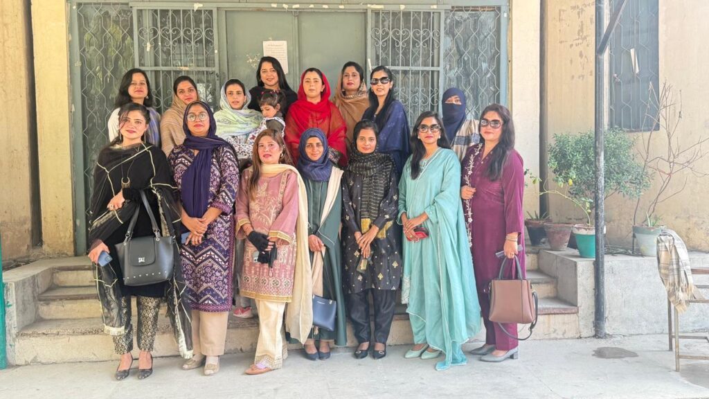 سی ٹی آئیز کے اعزاز میں دیئے گئے ظہرانے کے موقع پر گزٹڈ اور سی ٹی آئیز کا گروپ فوٹو۔